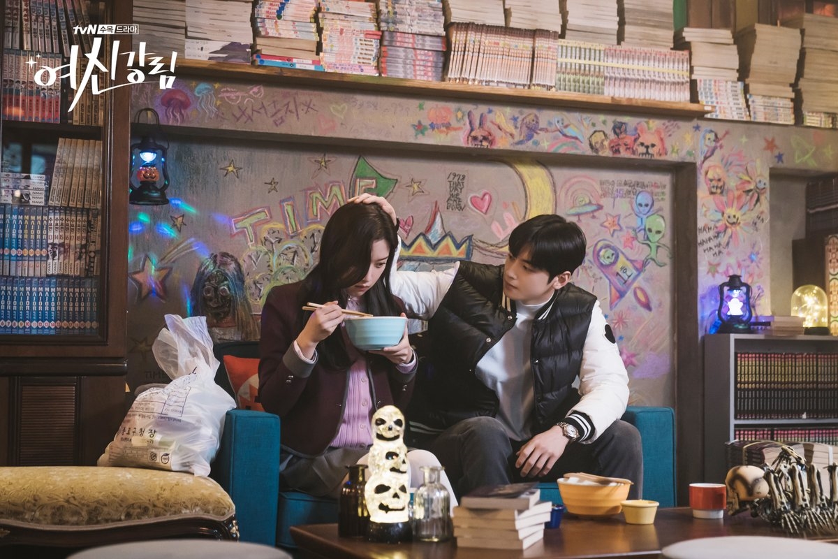 Son Ye Jin 'gặp hạn' sau tin hẹn hò, Heechul 'tố' Lee Ji Ah spoil phim