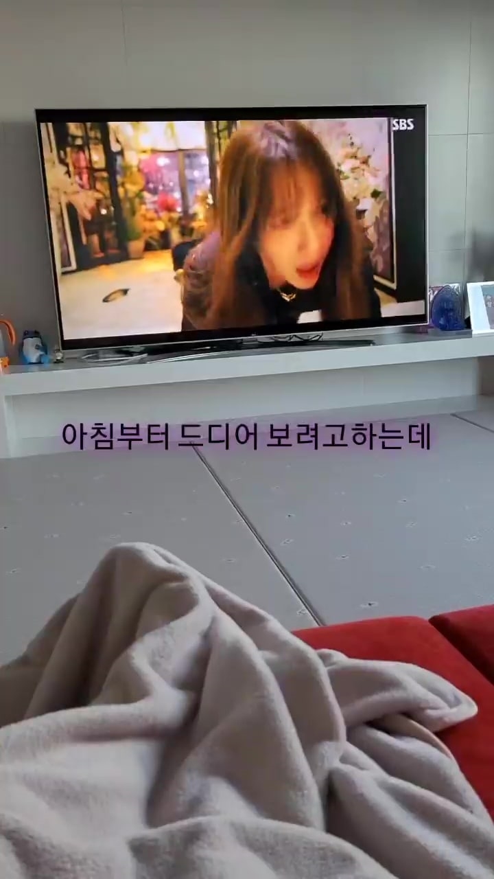 Son Ye Jin 'gặp hạn' sau tin hẹn hò, Heechul 'tố' Lee Ji Ah spoil phim