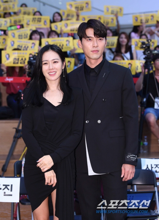 Hyun Bin - Son Ye Jin và những lần diện đồ đôi đồng điệu đến sự kiện