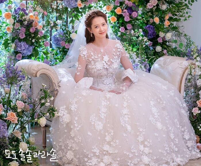 Kim Tae Hee và những cô dâu đẹp nhất trên màn ảnh Hàn năm 2020