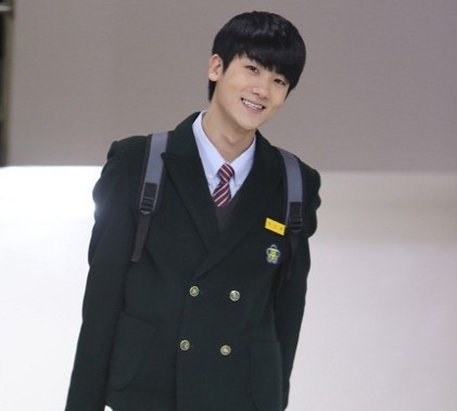 Lee Jong Suk và 5 mỹ nam Hàn có màn lột xác ngoạn mục