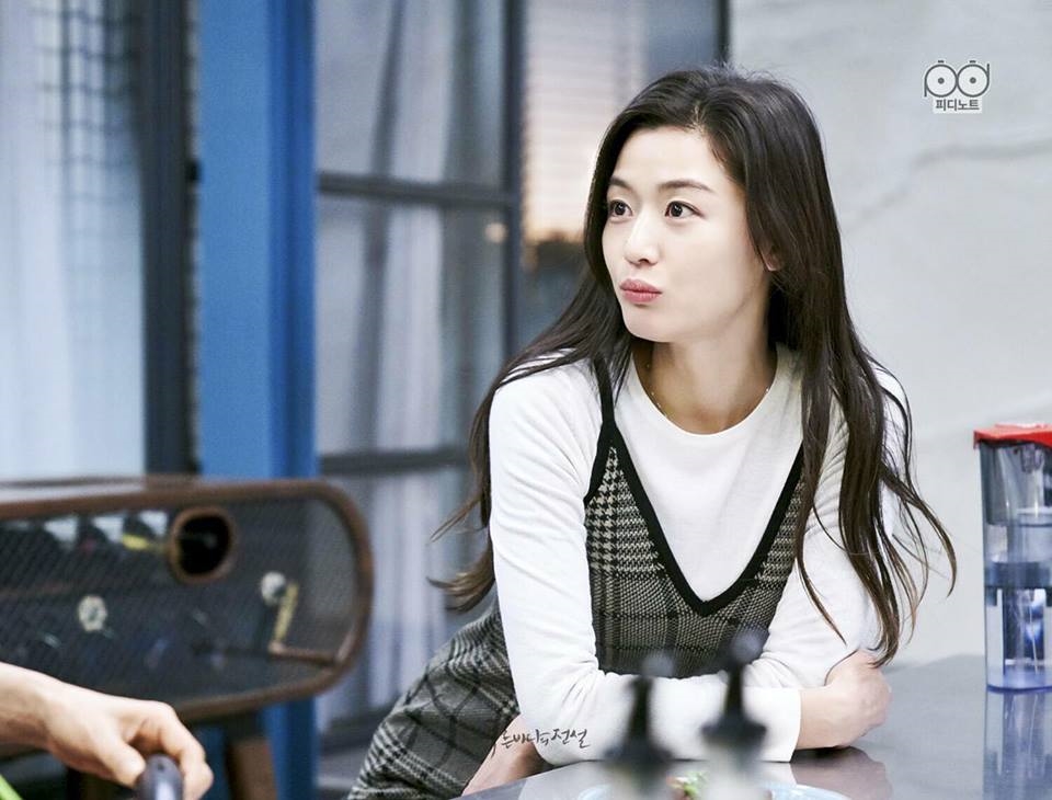 Go Moon Young và những kiểu nữ chính vạn người mê trong phim Hàn