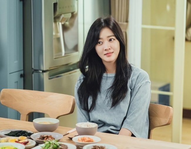 Go Moon Young và những kiểu nữ chính vạn người mê trong phim Hàn