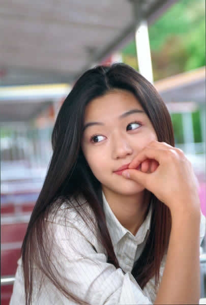Song Hye Kyo và khoảnh khắc đẹp như tiên tử của mỹ nhân Hàn