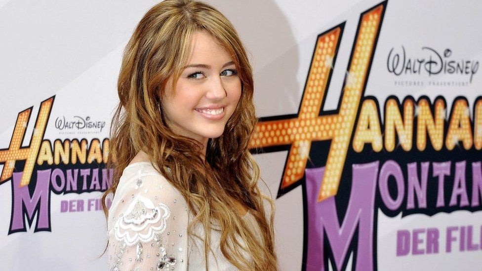 Miley Cyrus, Selena Gomez và dàn sao nhí Disney bây giờ ra sao?