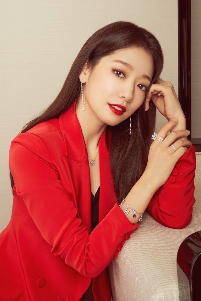 Yoona - Park Shin Hye và sao Hàn bằng tuổi nhưng vẻ ngoài khác biệt