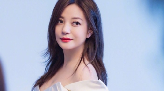 Angelababy so kè nhan sắc với 'hội tình địch': Lý Phi Nhi lép vế?