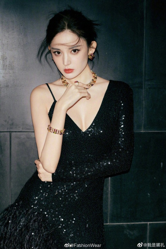 Angelababy so kè nhan sắc với 'hội tình địch': Lý Phi Nhi lép vế?