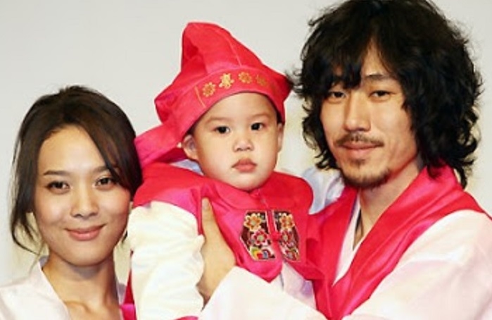 Yeon Jung Hoon - Han Ga In và những cặp vợ chồng vàng của Kbiz