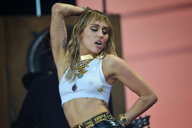 Miley Cyrus, Selena Gomez và dàn sao nhí Disney bây giờ ra sao?