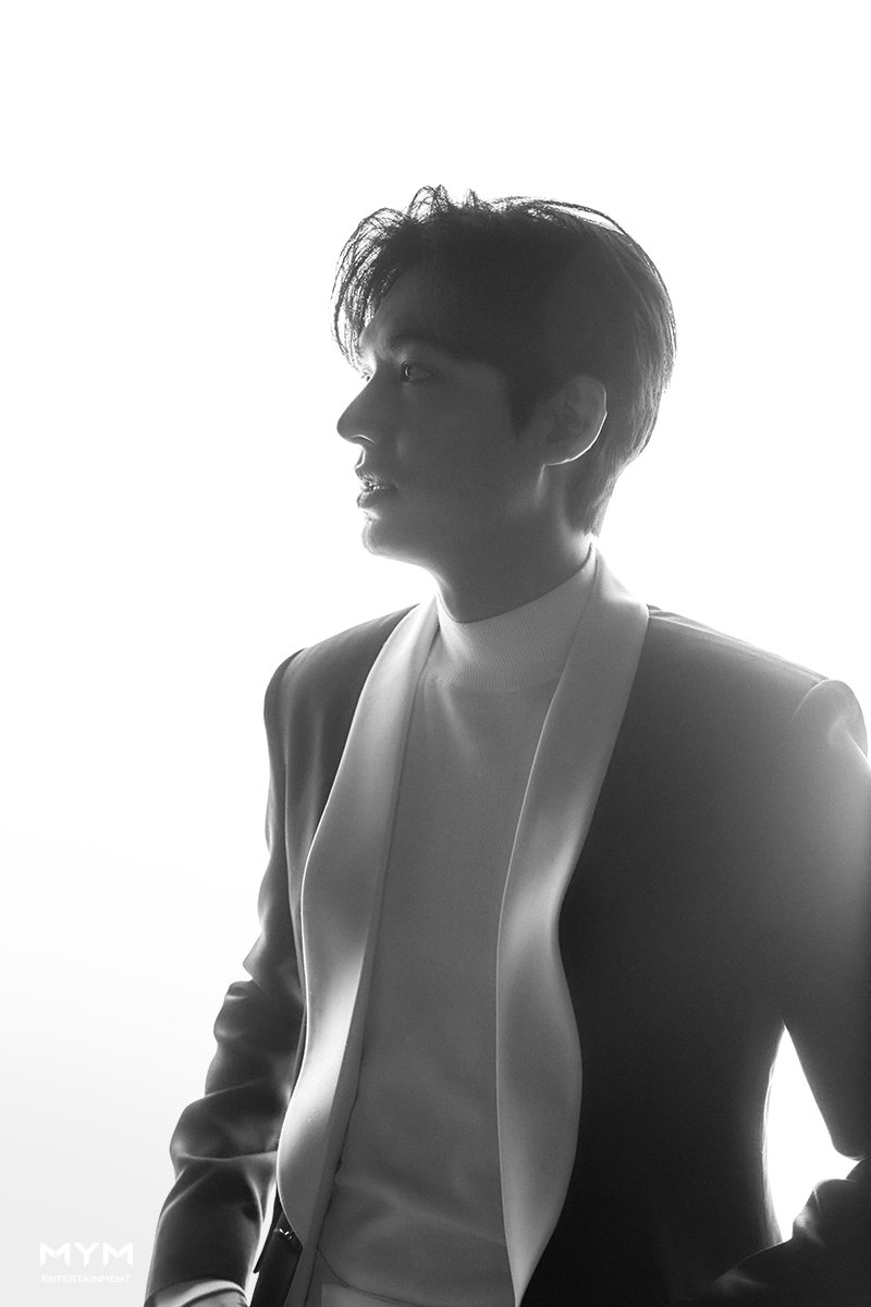 Lee Min Ho lấy lại phong độ hậu bị chê xuống sắc khi đi nhận giải phim