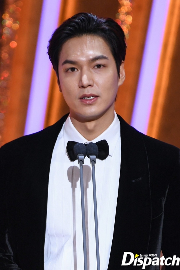 Lee Min Ho lấy lại phong độ hậu bị chê xuống sắc khi đi nhận giải phim