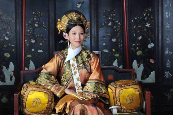 Châu Tấn, Xa Thi Mạn và những hoàng hậu nổi tiếng nhất Cbiz