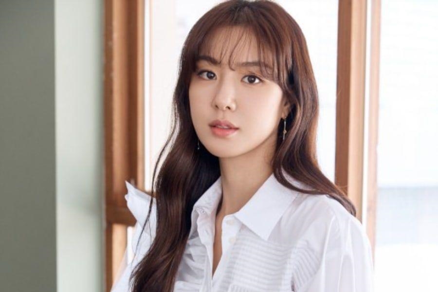Song Ji Hyo, Seo Ji Hye: Hai quý cô độc thân tài năng của điện ảnh Hàn