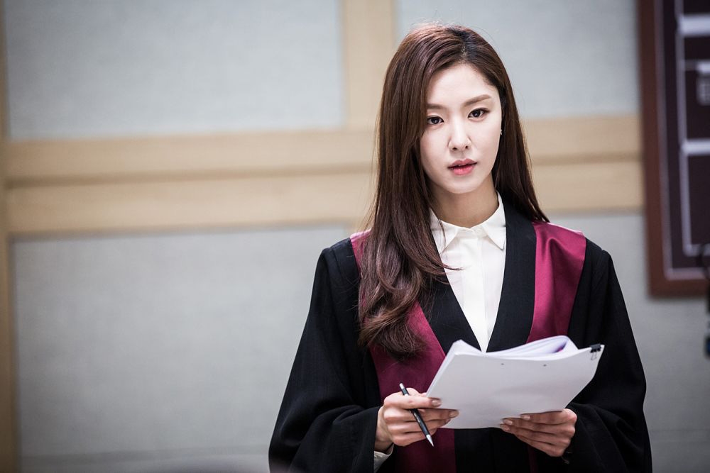 Song Ji Hyo, Seo Ji Hye: Hai quý cô độc thân tài năng của điện ảnh Hàn