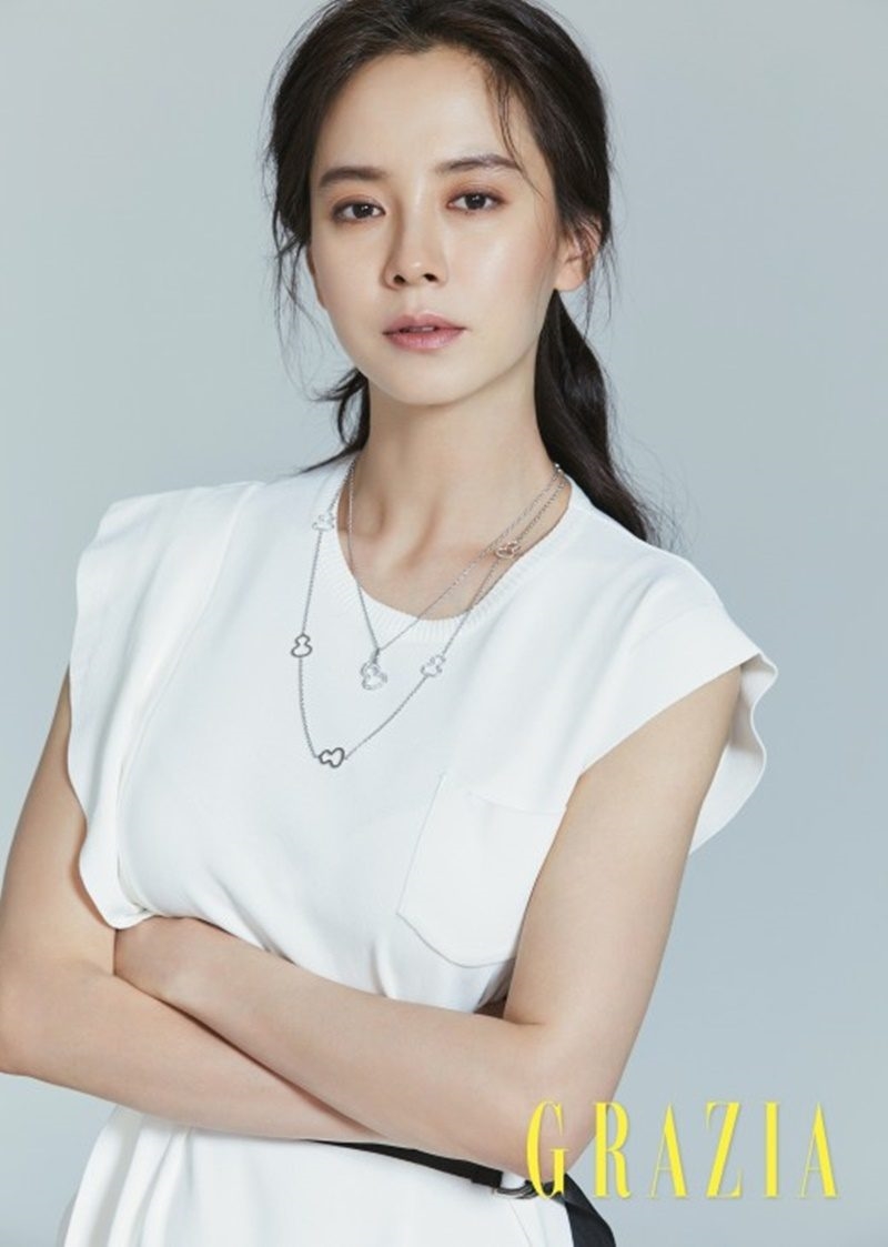 Song Ji Hyo, Seo Ji Hye: Hai quý cô độc thân tài năng của điện ảnh Hàn