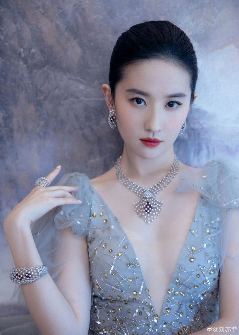 AngelaBaby và sao nữ sinh sau 1985 gây tranh cãi về xếp hạng diễn xuất