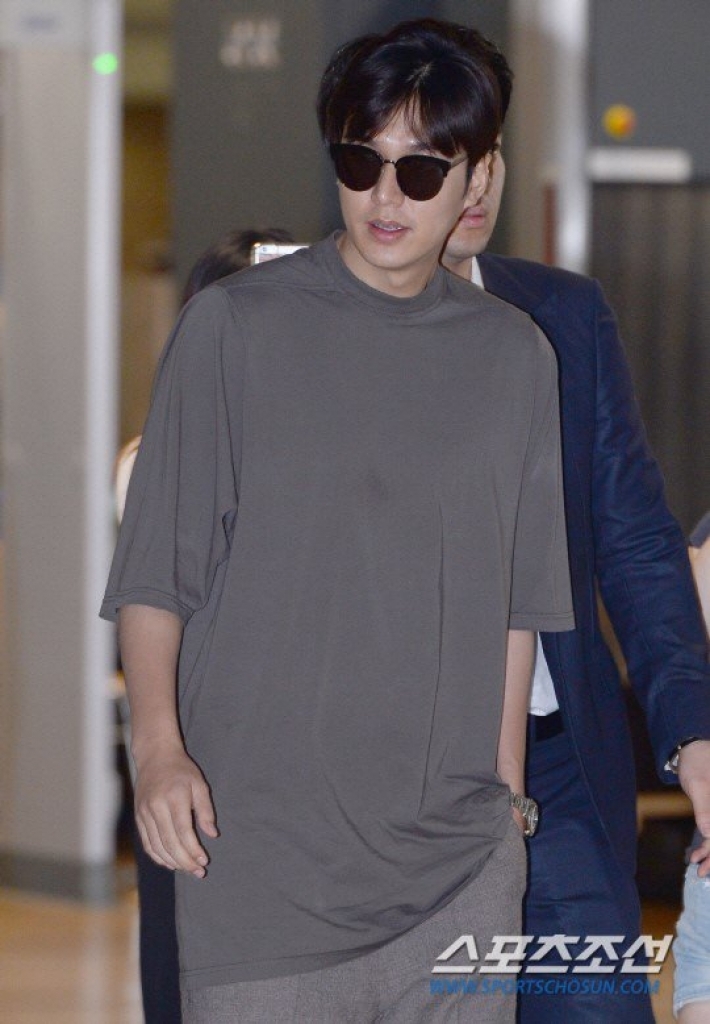 Lee Min Ho và mỹ nam Hàn trông ra sao khi diện áo phông đơn giản