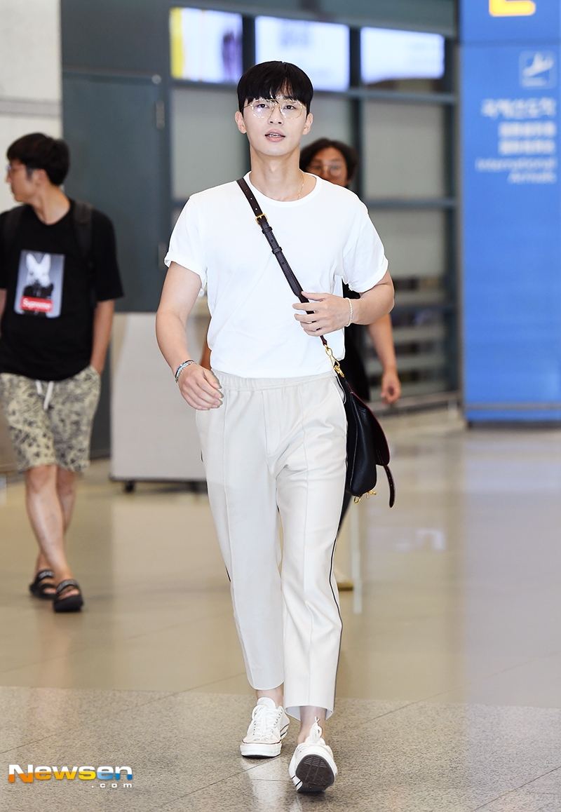 Lee Min Ho và mỹ nam Hàn trông ra sao khi diện áo phông đơn giản