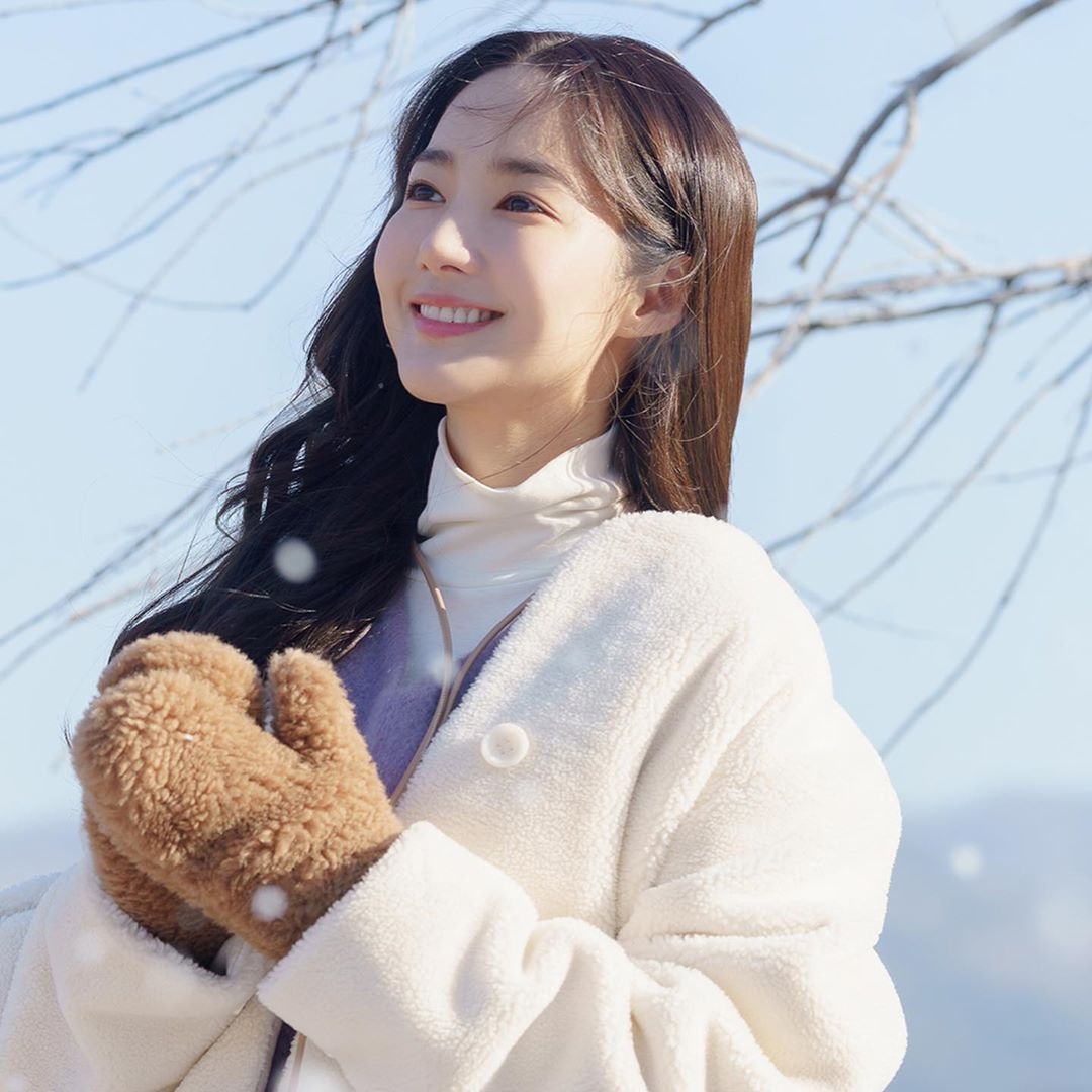 Song Hye Kyo và khoảnh khắc cực đẹp của mỹ nhân Hàn dưới trời tuyết 