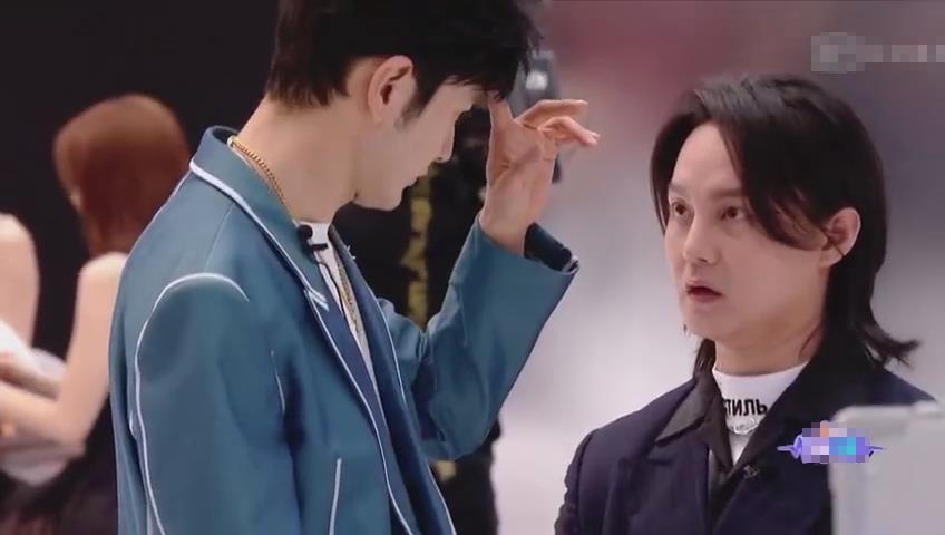 Hồ Hạnh Nhi tuổi thơ không mẹ; Hiểu Minh gầy khiến Doãn Chính xót xa