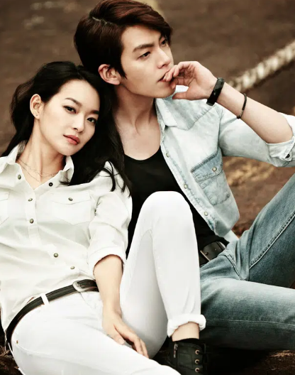 Hyun Bin - Son Ye Jin lọt top những cặp đôi có khả năng cưới năm 2021