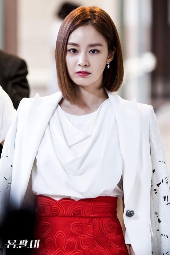 Song Hye Kyo, Kim Tae Hee, Son Ye Jin giàu khủng nhờ nghề tay trái