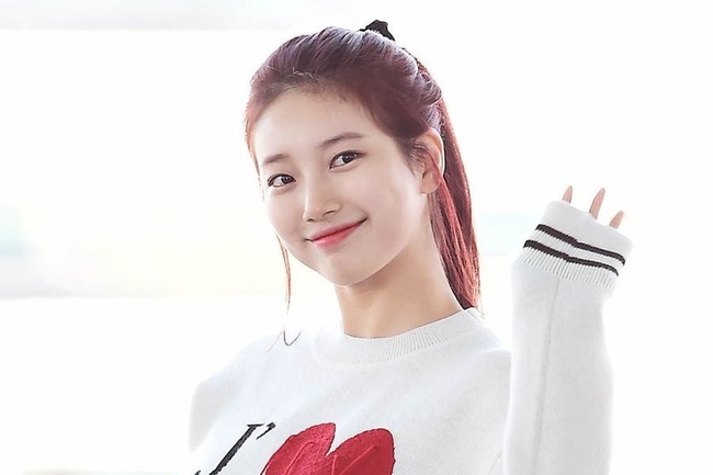 Suzy và Jisoo ngang tài ngang sức trong cuộc chiến nhan sắc