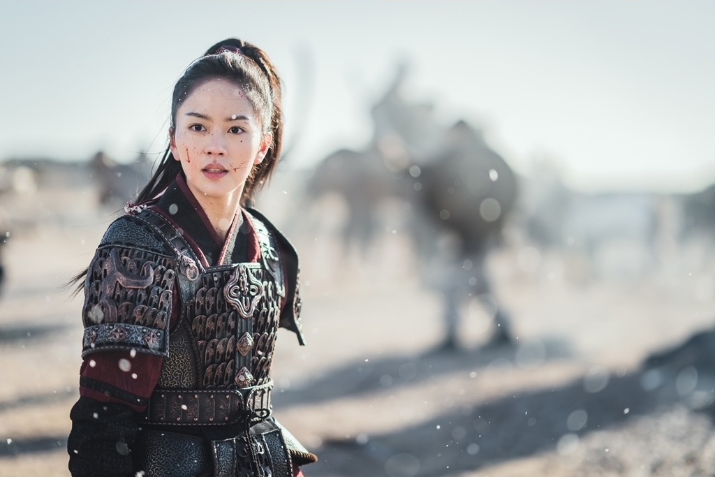 Kim So Hyun hóa nữ chiến binh dũng mãnh trong phim cổ trang mới