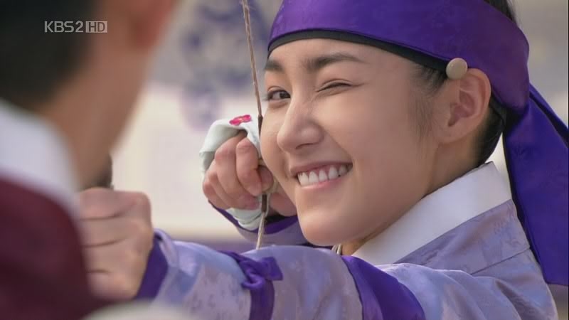 Shin Hye Sun và những màn giả trai đáng nhớ trong phim cổ trang Hàn 