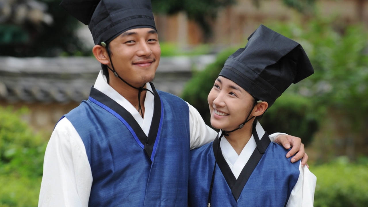 Shin Hye Sun và những màn giả trai đáng nhớ trong phim cổ trang Hàn