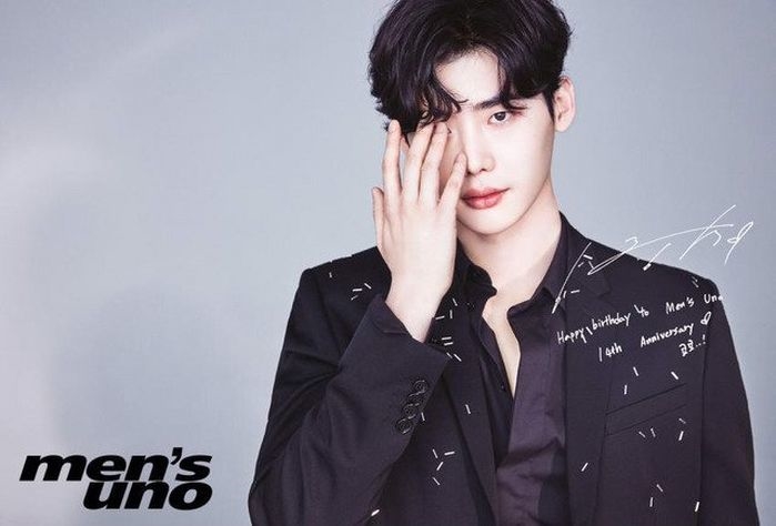 Lee Jong Suk bất ngờ bị tố yêu đương 'qua đường' với Trịnh Sảng