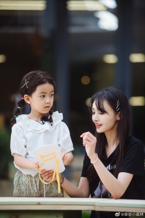 Trịnh Sảng bị cả Cbiz quay lưng hậu lùm xùm không màng con cái