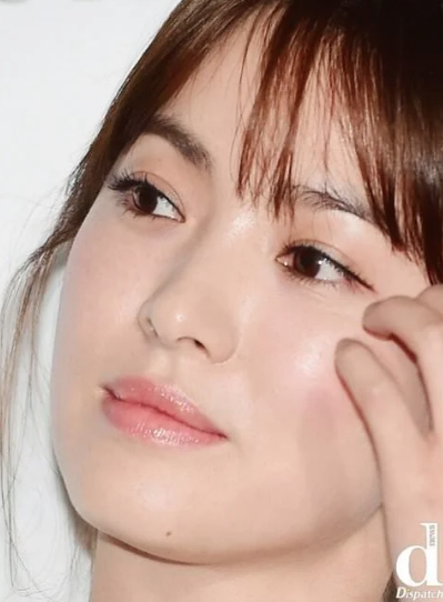 Song Hye Kyo, Son Ye Jin qua hình ảnh chưa chỉnh sửa