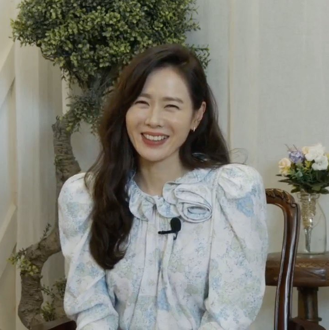Song Hye Kyo, Son Ye Jin qua hình ảnh chưa chỉnh sửa