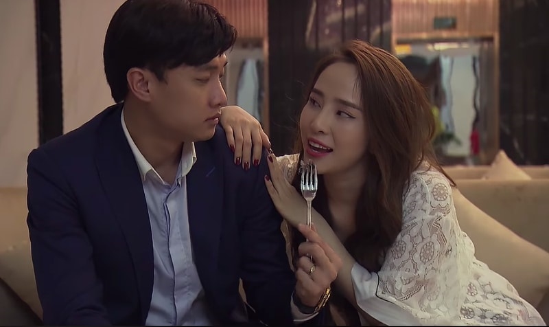 Quỳnh Nga và dàn 'em gái trà xanh' trong phim Việt