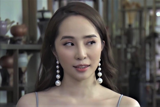 Quỳnh Nga và dàn 'em gái trà xanh' trong phim Việt
