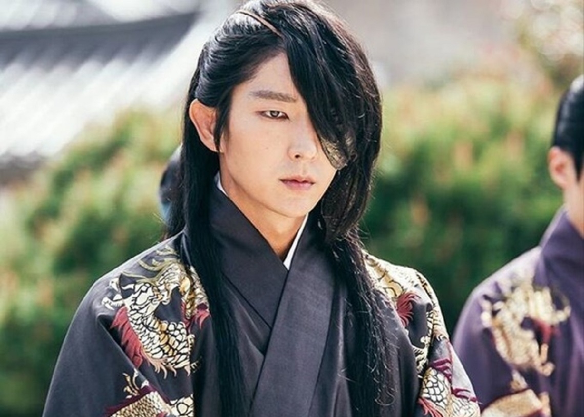 Uhm Ki Joon và loạt nam thần Hàn đi lên bằng diễn xuất