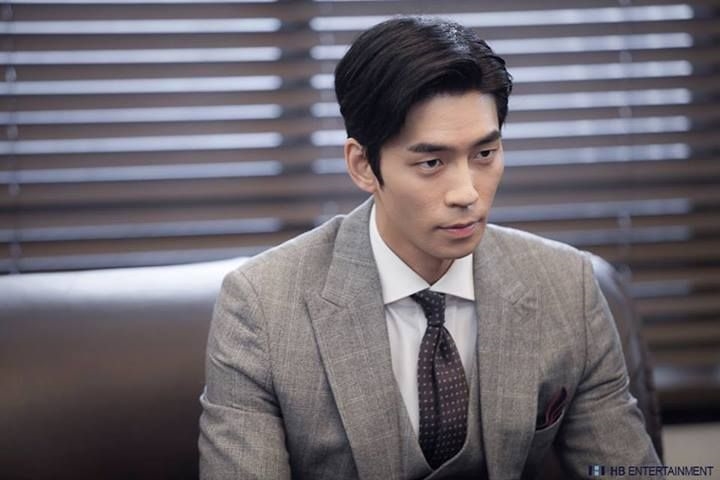 Uhm Ki Joon và loạt nam thần Hàn đi lên bằng diễn xuất