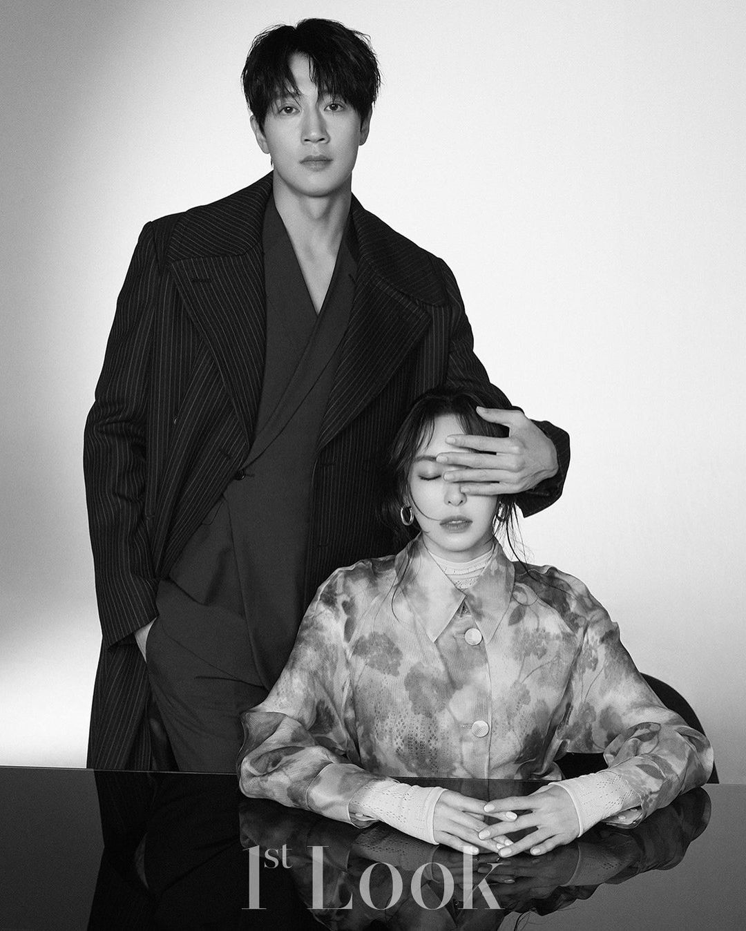 Hyun Bin - Yoona đóng cặp phim mới; Song Joong Ki ngầu trên poster