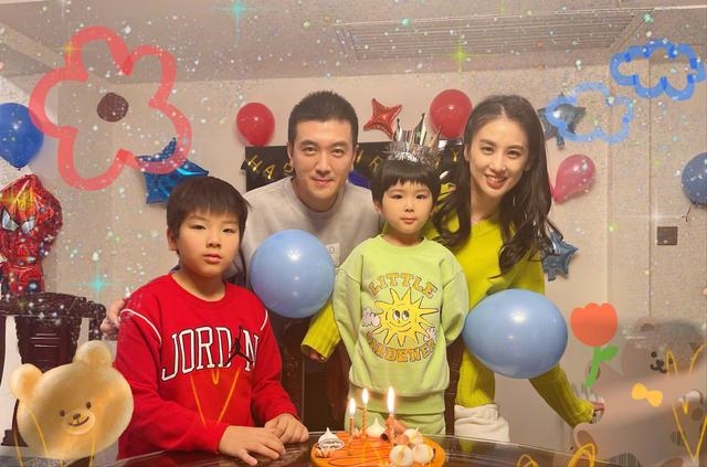 Dương Mịch và tình trẻ sống chung; Địch Lệ Nhiệt Ba hóa tiểu tiên nữ