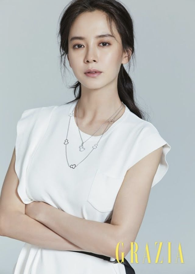 Kim Tae Hee, Song Ji Hyo và dàn sao nữ được tuyển chọn trên đường