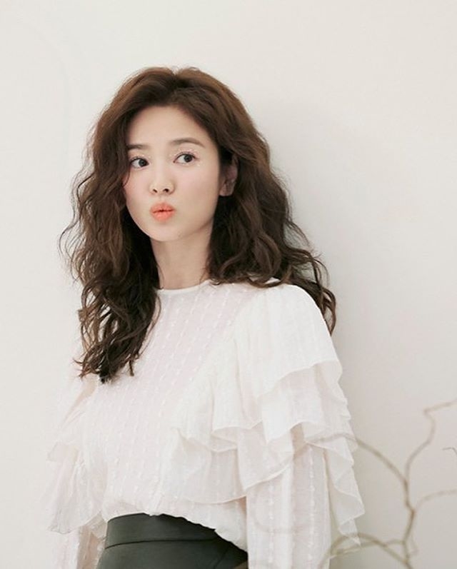 Song Hye Kyo và loạt mỹ nhân Hàn lăng xê kiểu tóc 'mì tôm'