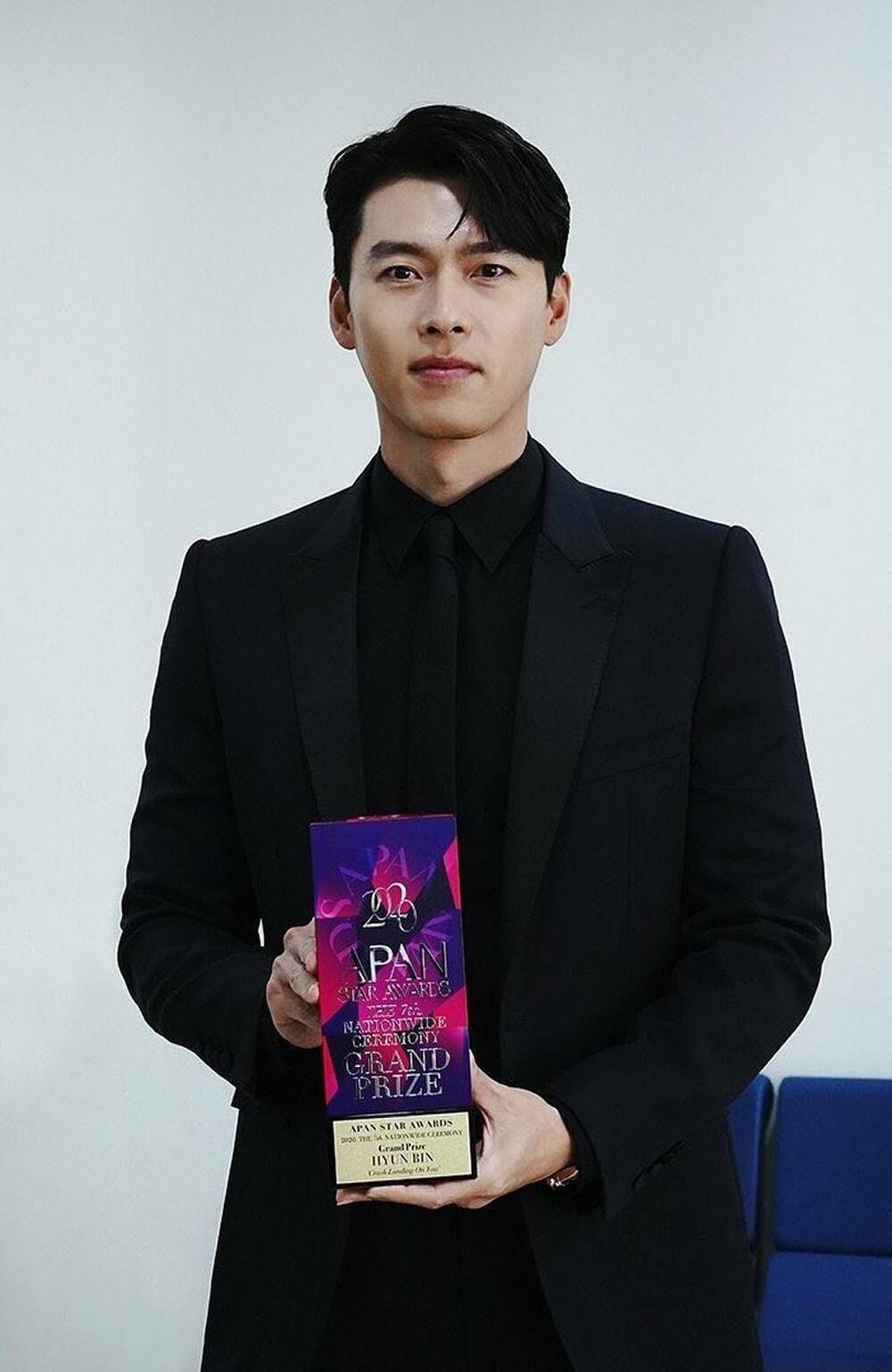 Hyun Bin xuất sắc nhận Daesang ở APAN Star Awards 2020