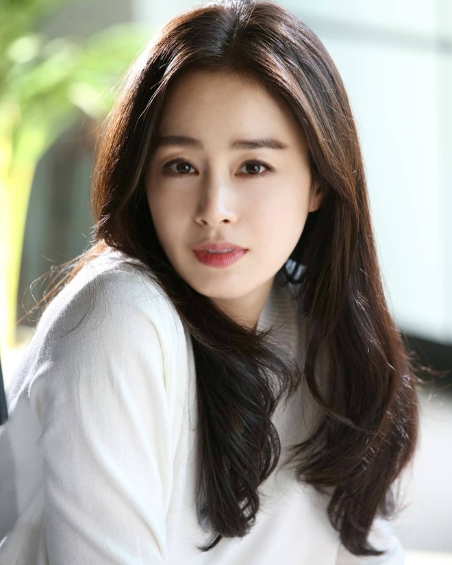 Kim Sang-Kyo / Song Hye Kyo - Kim Tae Hee: 2 nữ thần không thể tiến