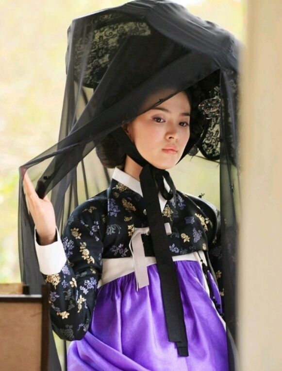 Song Hye Kyo - Kim Tae Hee: 2 nữ thần không thể tiến sang màn ảnh rộng