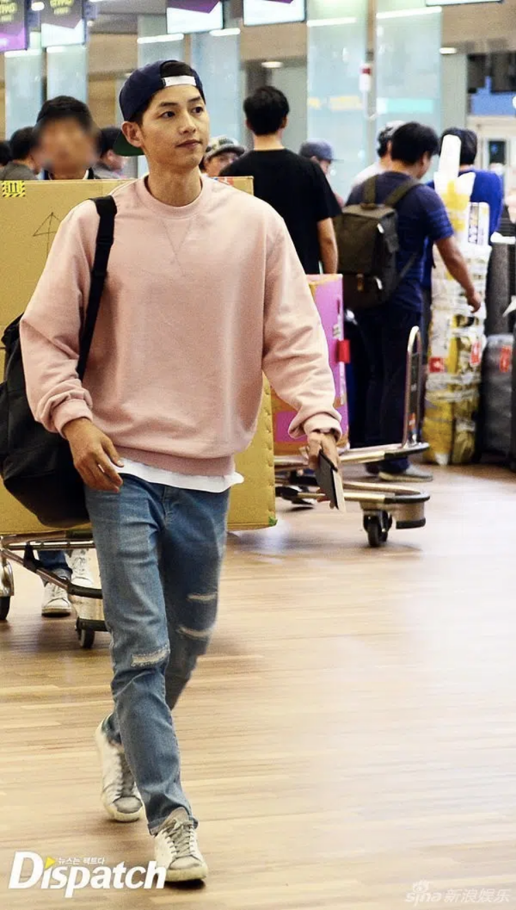 Hyun Bin, Song Jong Ki có gu thời trang sân bay trái ngược