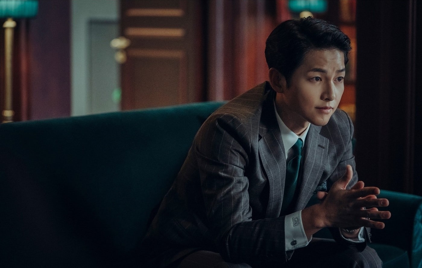 Song Joong Ki tung tạo hình phim mới; D.O. đăng ảnh thông báo xuất ngũ