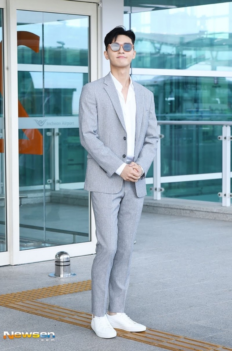 Hyun Bin, Song Jong Ki có gu thời trang sân bay trái ngược