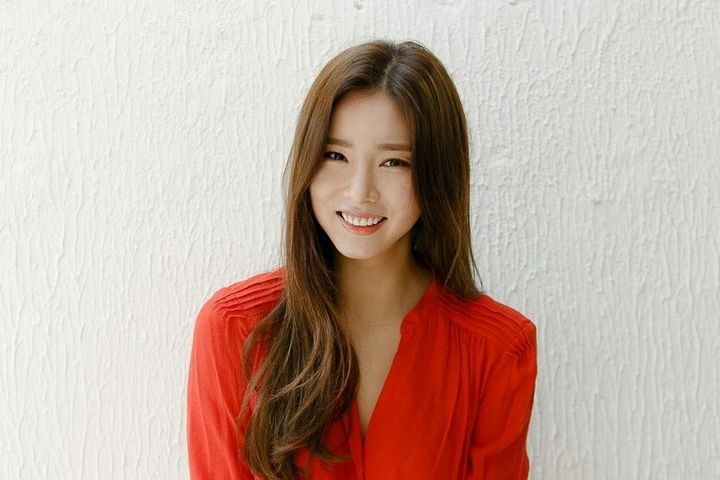 Moon Ga Young và những sao nữ Hàn có nụ cười hở lợi